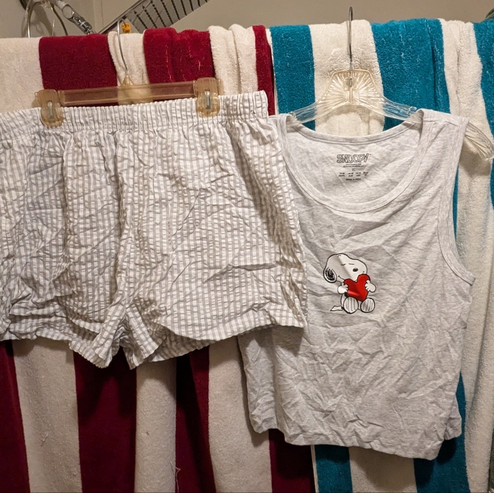 Disney Snoopy Tank & Shorts pajama set. New without tags.